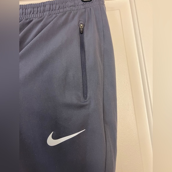 Nike Dri Fit jogger pants-L - Picture 3 of 5